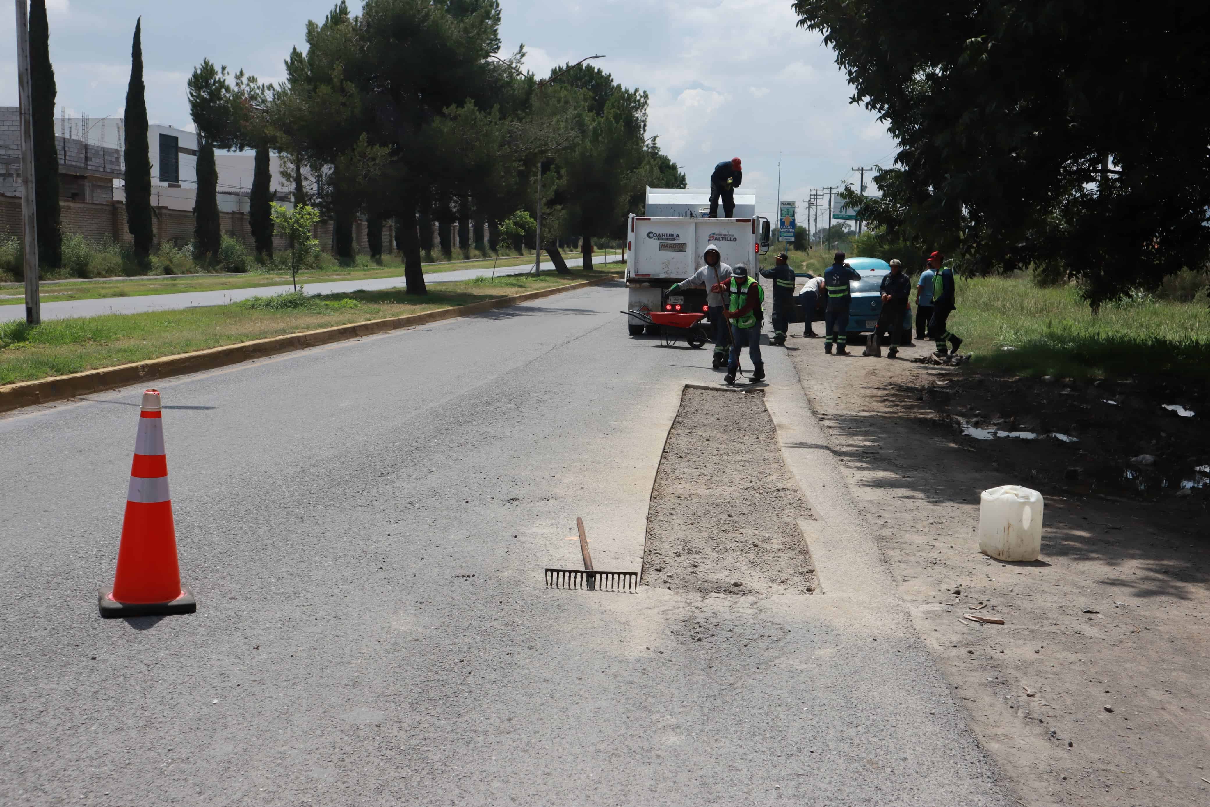 Intensifican trabajos de bacheo en vialidades de Saltillo, Coahuila