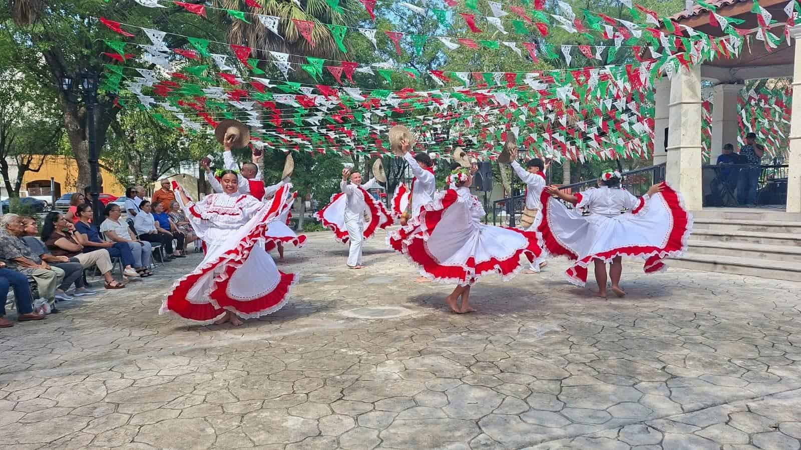El Mitote Folclórico de Colombia recorre Los Cinco Manantiales