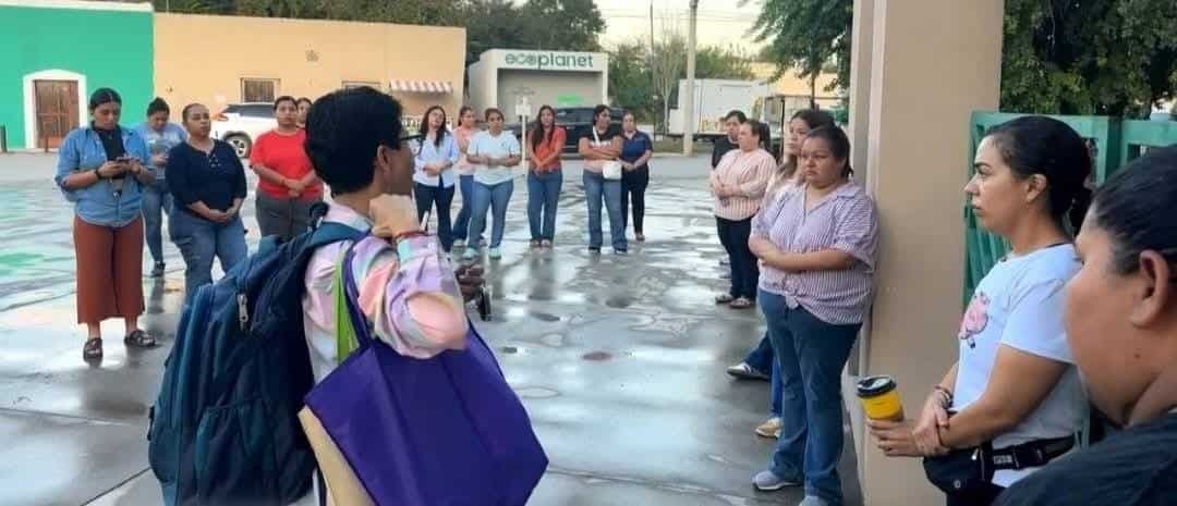Padres exigen salida de directora en primaria de Morelos