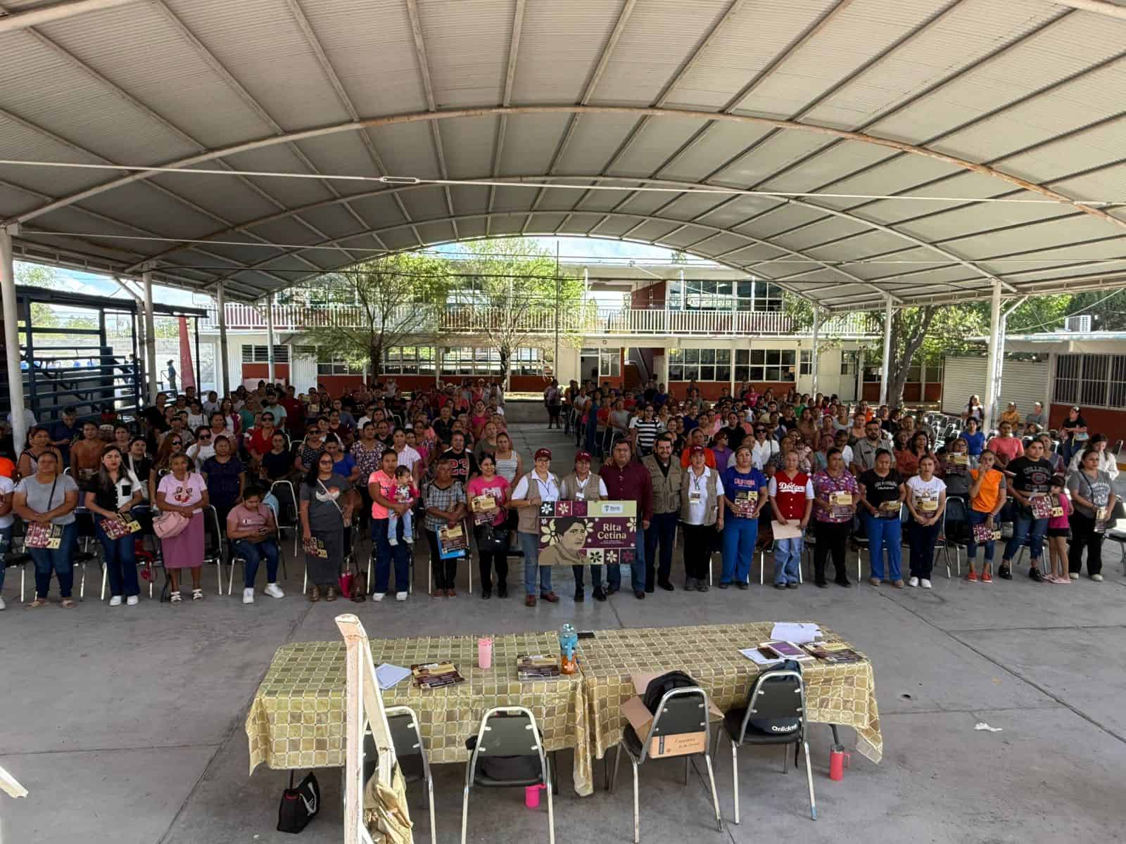Política Educativa Federal: Beca Rita Cetina como Pilar de Apoyo