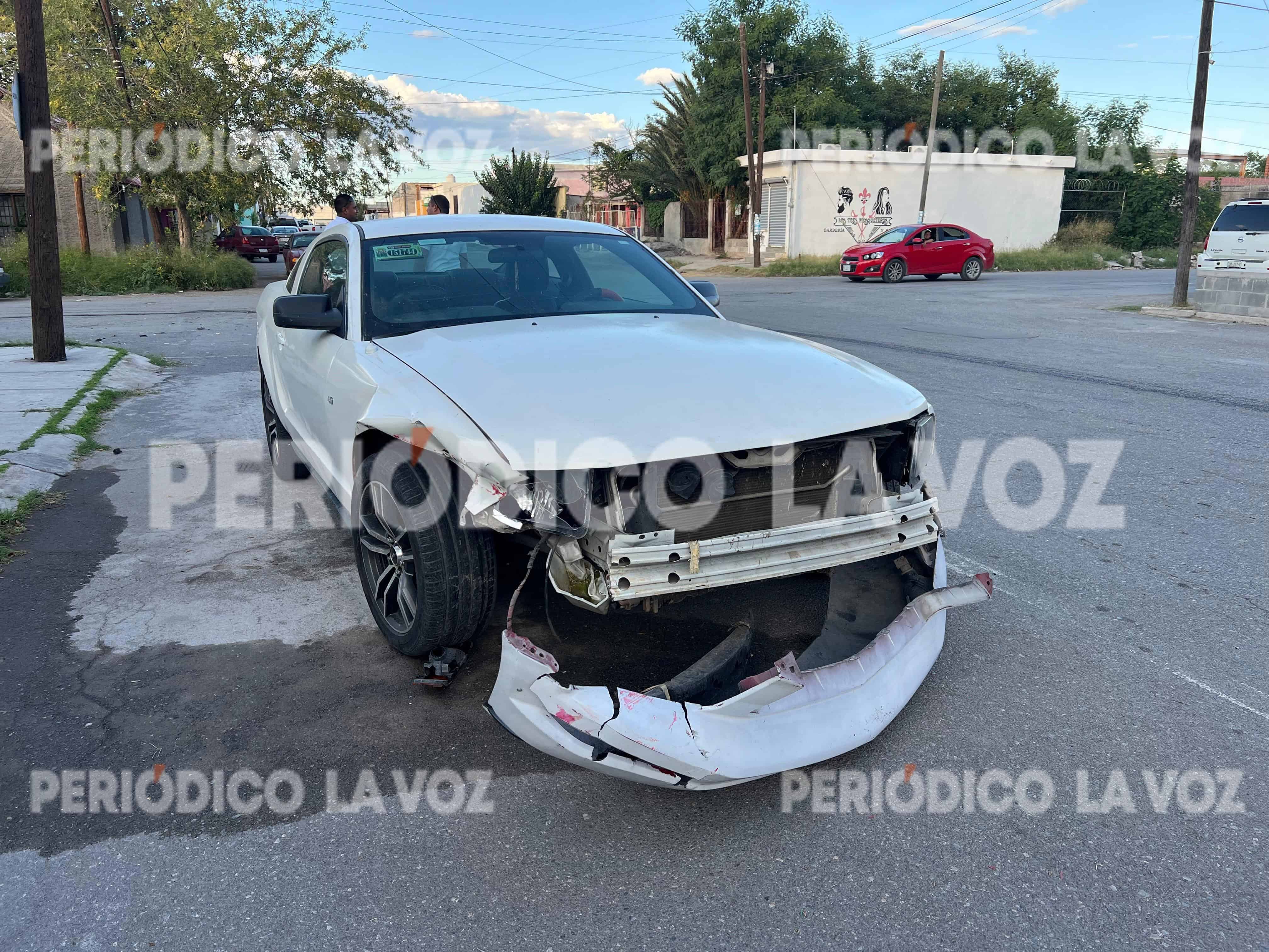 Dos personas lesionadas tras choque de autos en Monclova