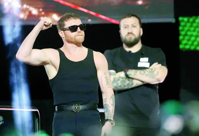 Canelo Álvarez y Terence Crawford superan pesaje en Las Vegas