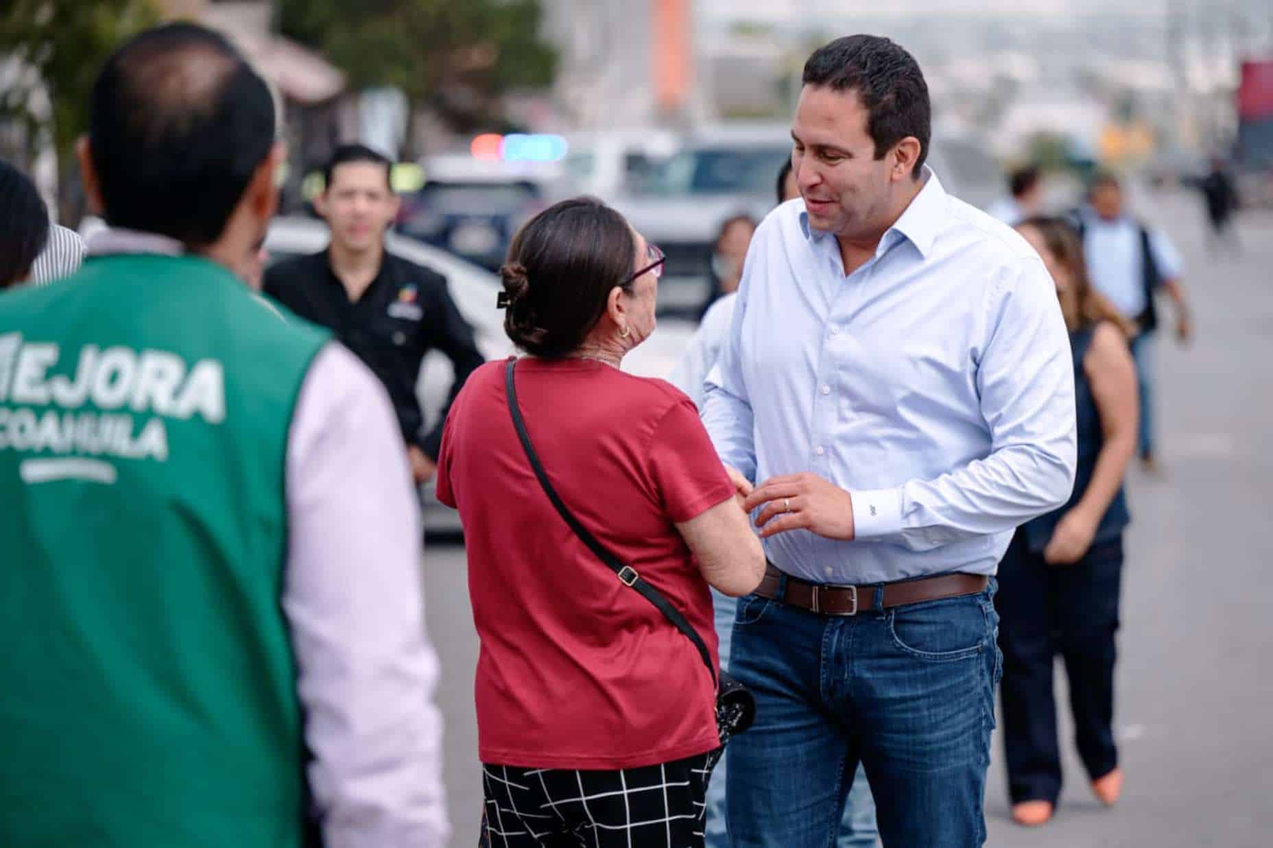 Alcalde de Saltillo y gobernador entregan obras sociales en Loma Blanca