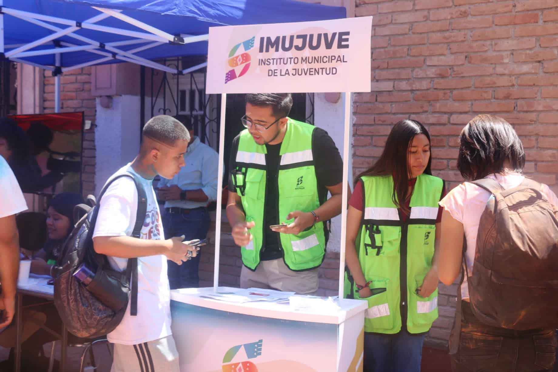 Intensifican credencialización para programa de transporte gratuito en Saltillo