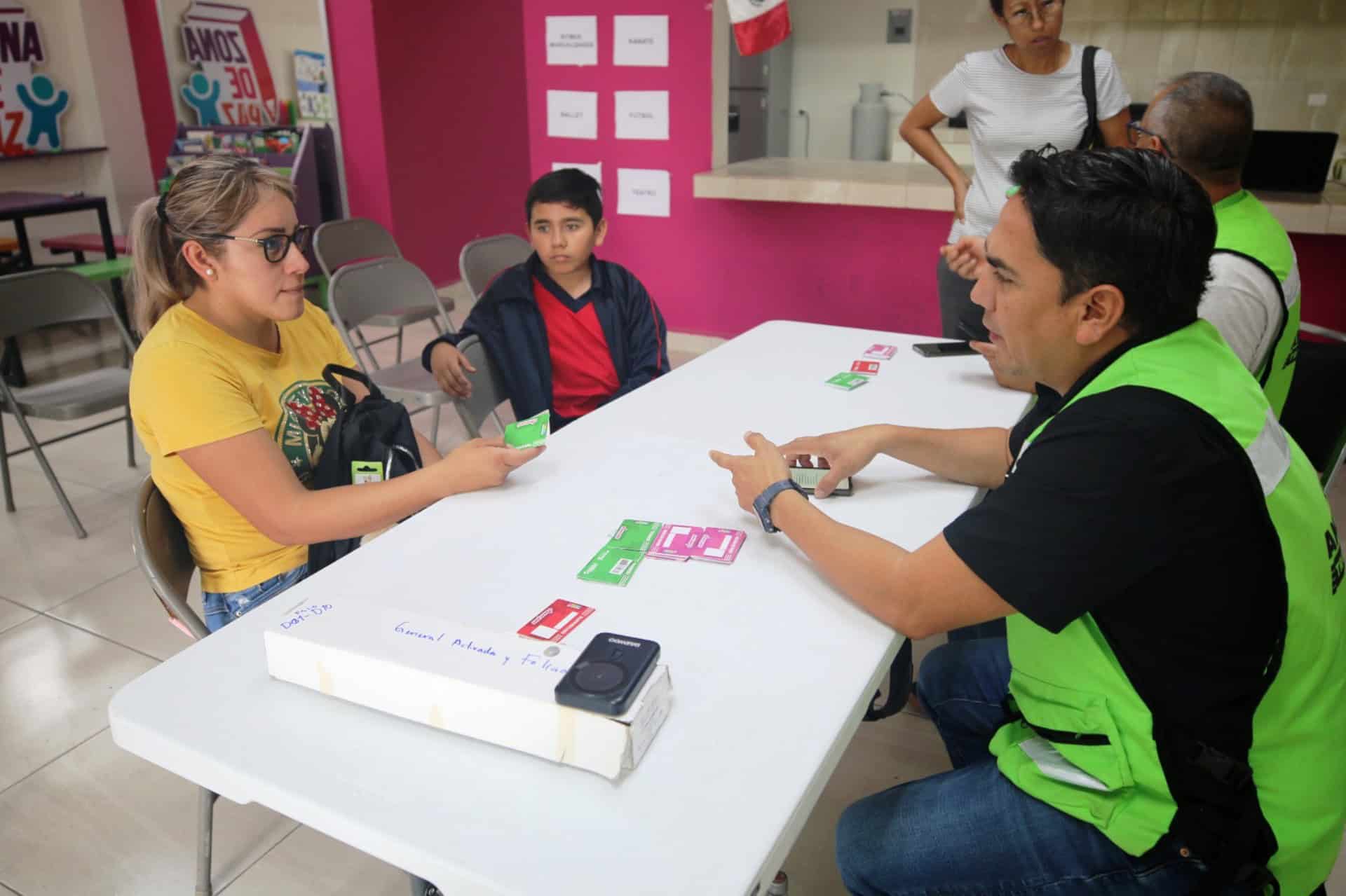Intensifican credencialización para programa de transporte gratuito en Saltillo