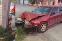 Vehículo se estrella contra poste en Ciudad Acuña tras perder el control