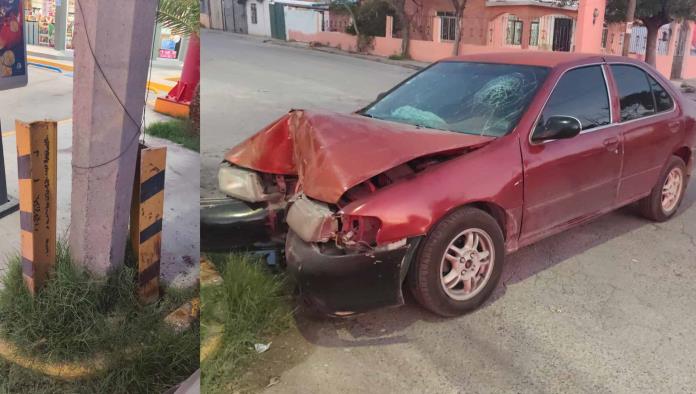 Vehículo se estrella contra poste en Ciudad Acuña tras perder el control