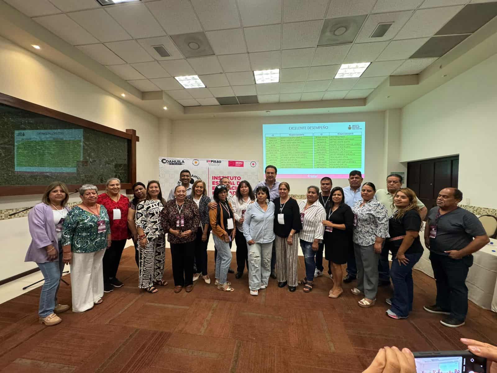 Coahuila presenta avances en alfabetización en el Día Mundial de la Alfabetización