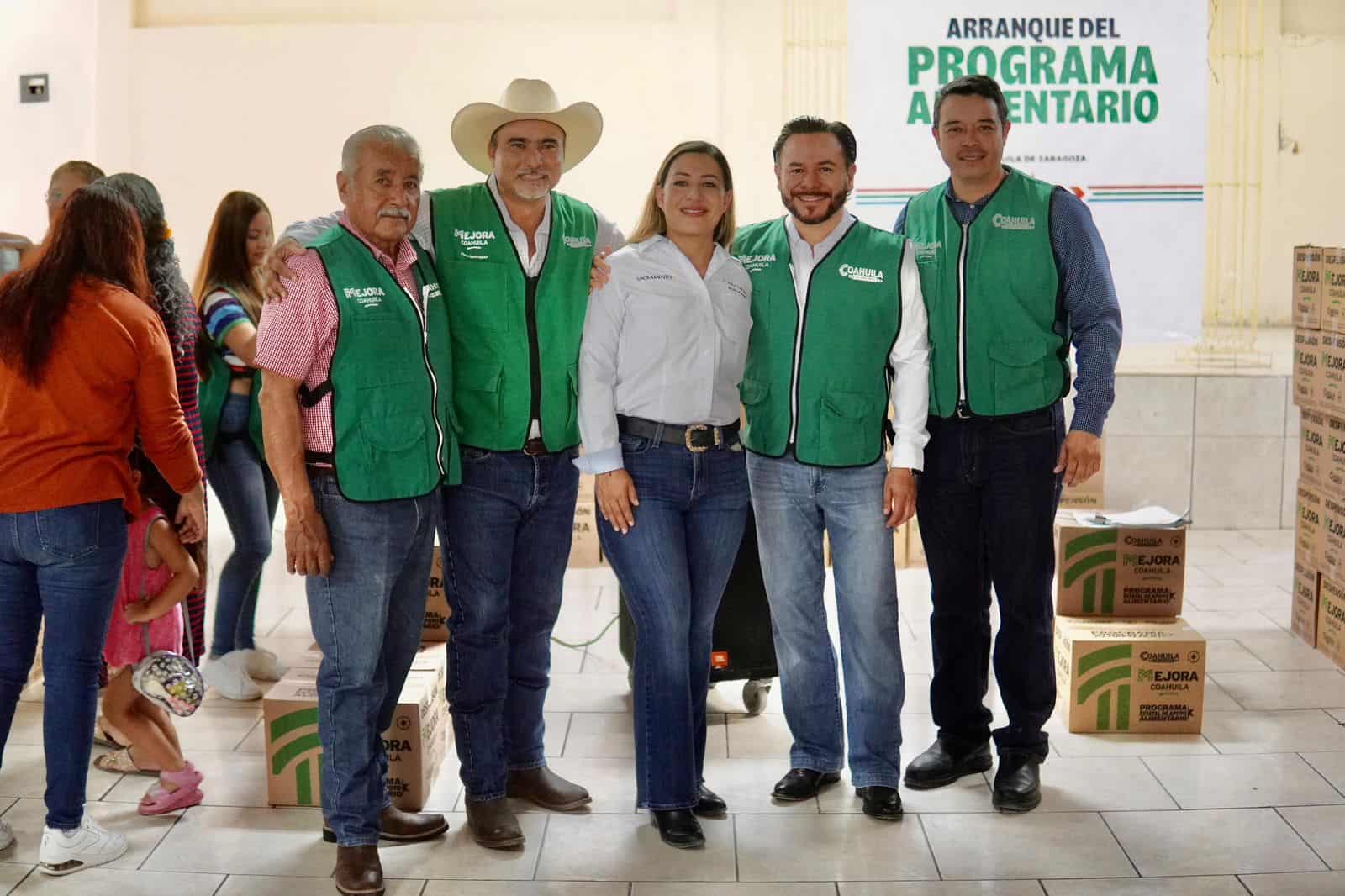 Familias de Sacramento reciben apoyo alimentario con el programa "Despensón" de Mejora Coahuila