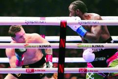 Canelo sufre tercera derrota profesional ante Terence Crawford