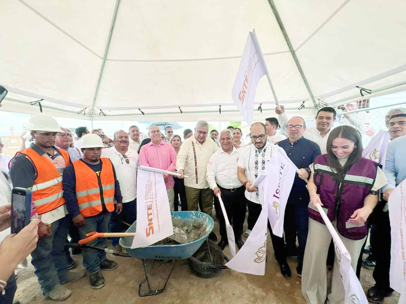 Autoridades Inauguran Unidad Médica para Derechohabientes