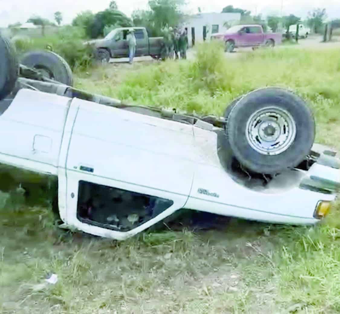 Volcadura en carretera de Coahuila con saldo de dos heridos