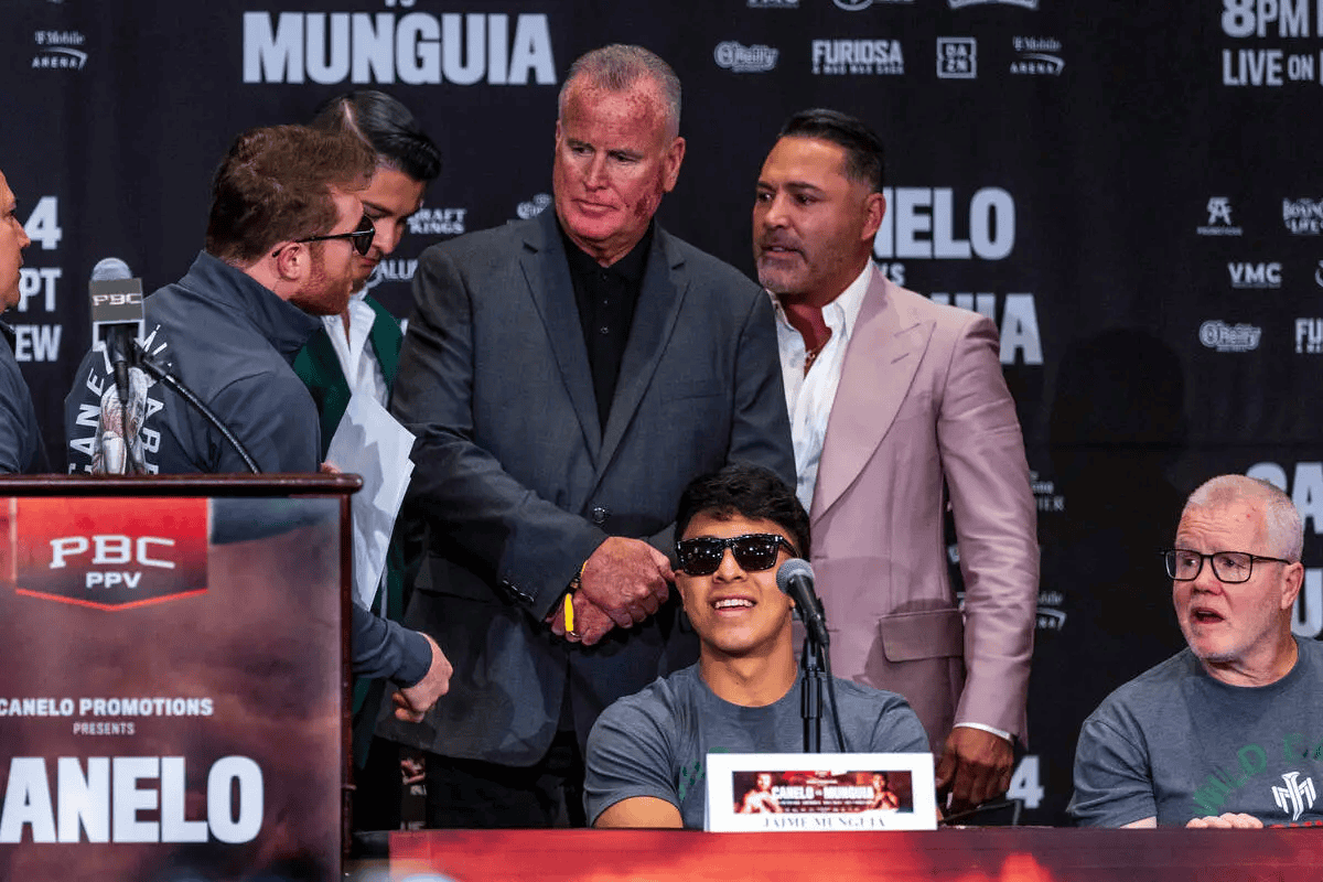 Óscar de la Hoya se burla de Canelo tras derrota ante Crawford: "¡Te lo dije!"