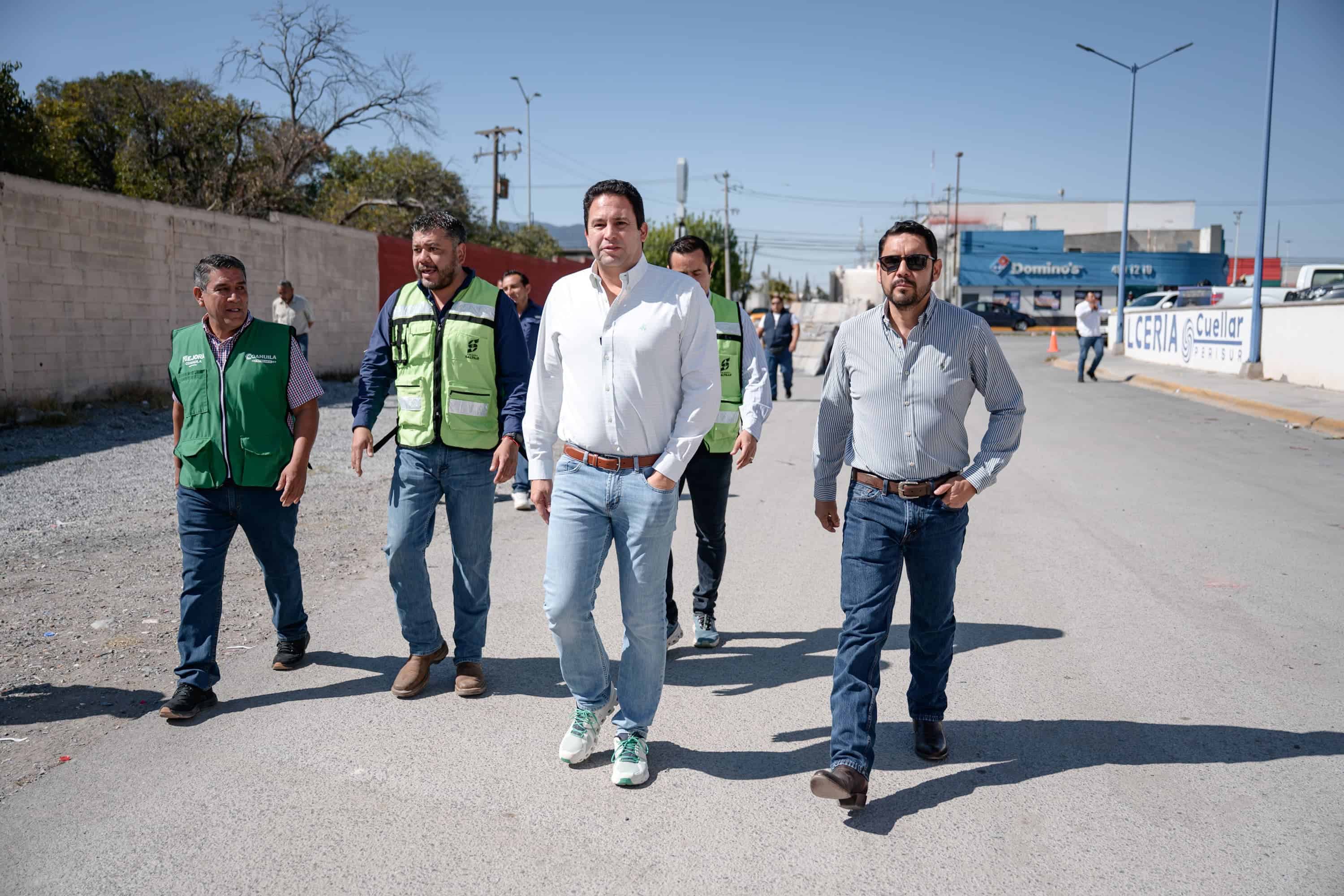 Realiza Javier Díaz pavimento al pte