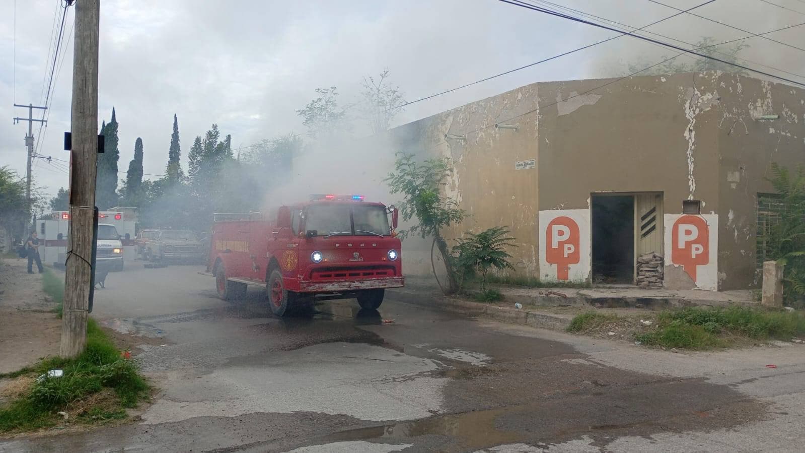 Incendio en casa abandonada de Nava moviliza a Bomberos de Allende