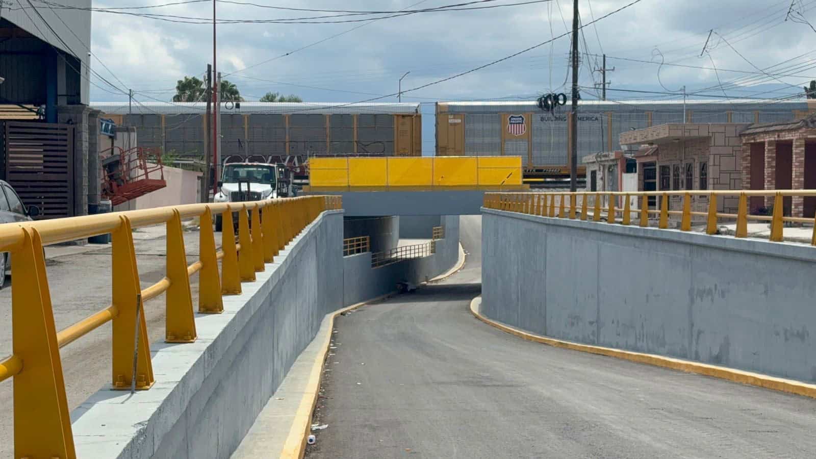 Conexión vial en puente a desnivel de Occidental en Coahuila
