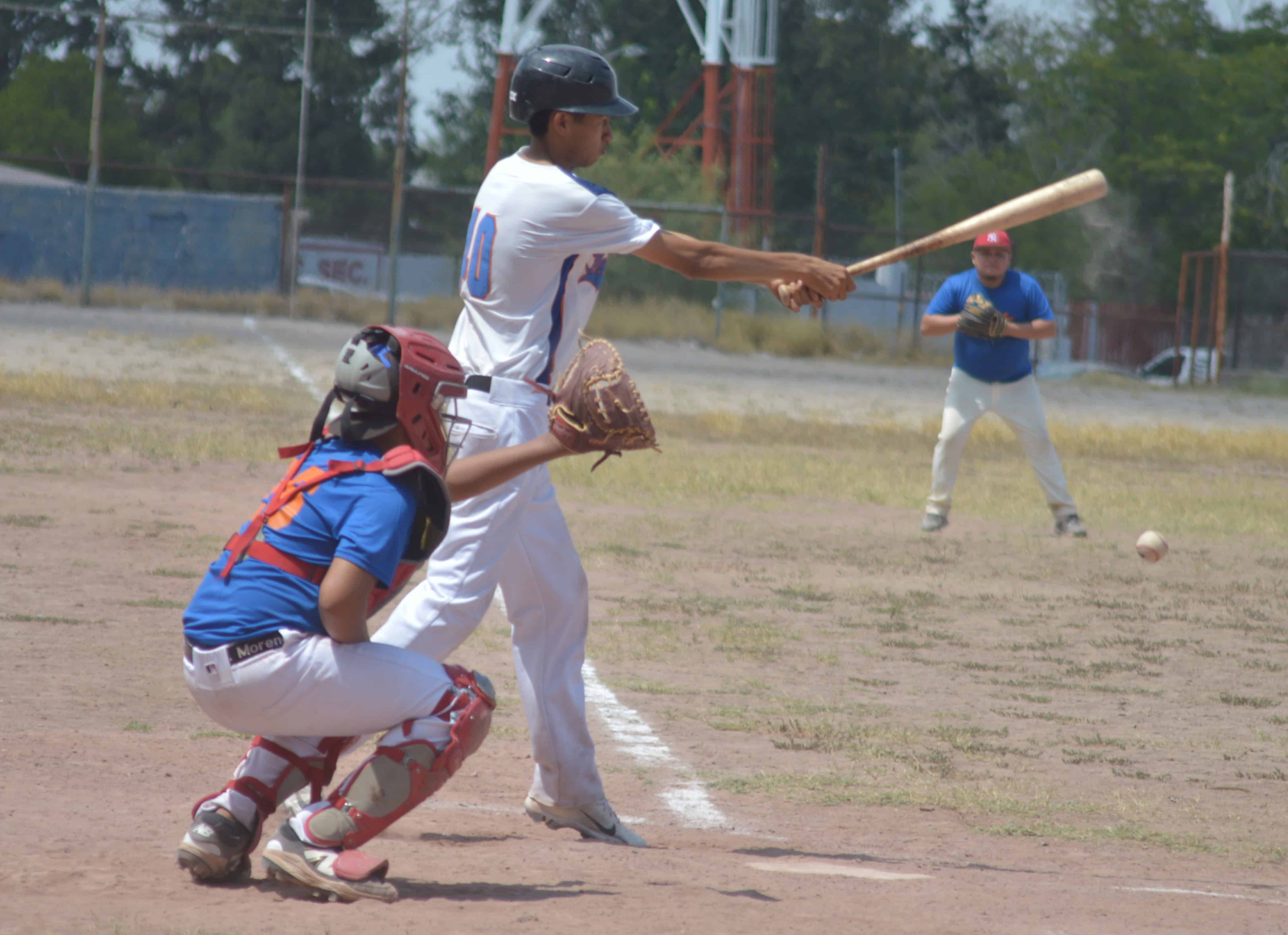 Emiliano Gutiérrez y Juan Pérez brillan en doble victoria de Padres