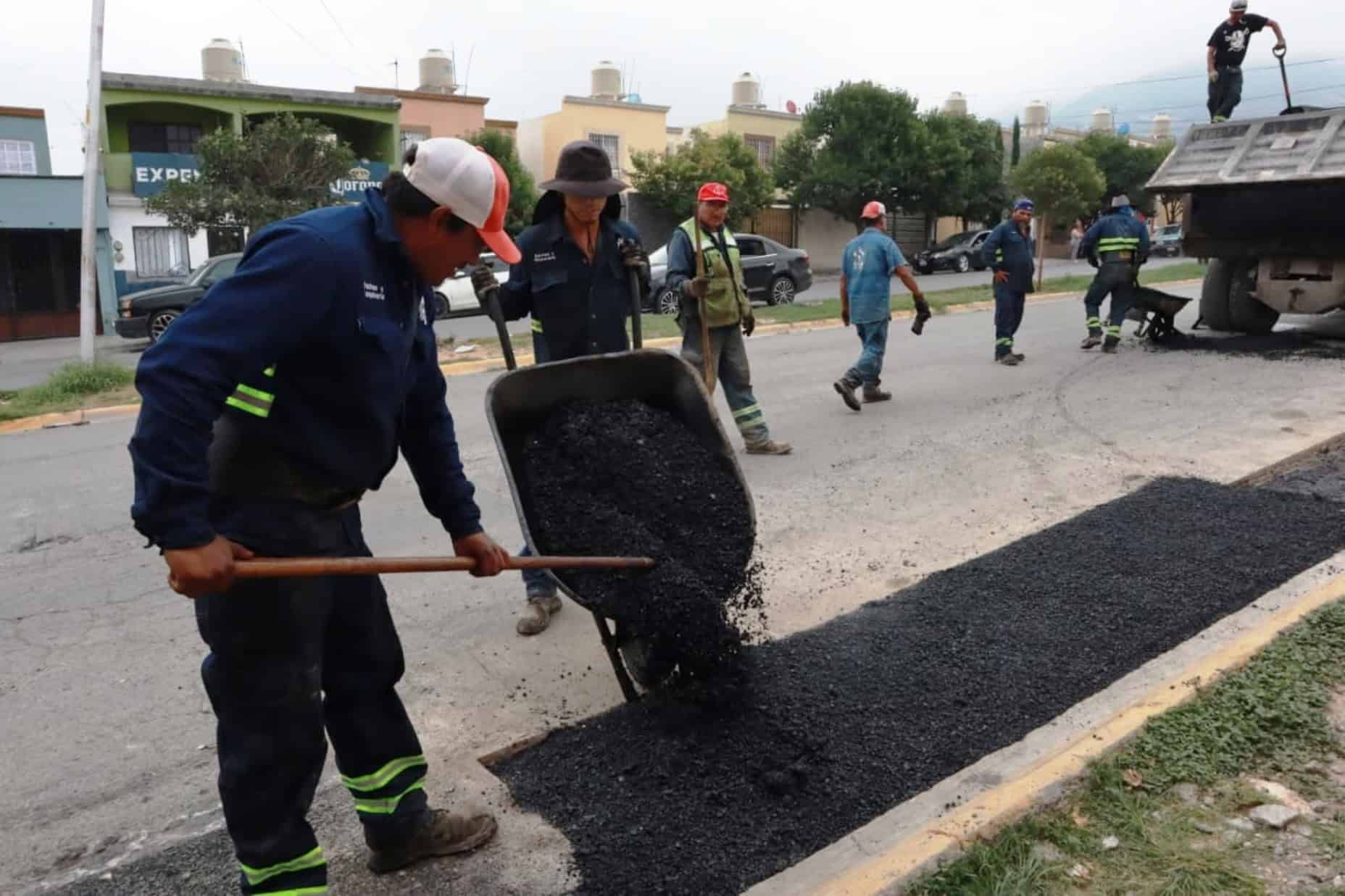 Gobierno de Saltillo refuerza acciones de bacheo en la ciudad