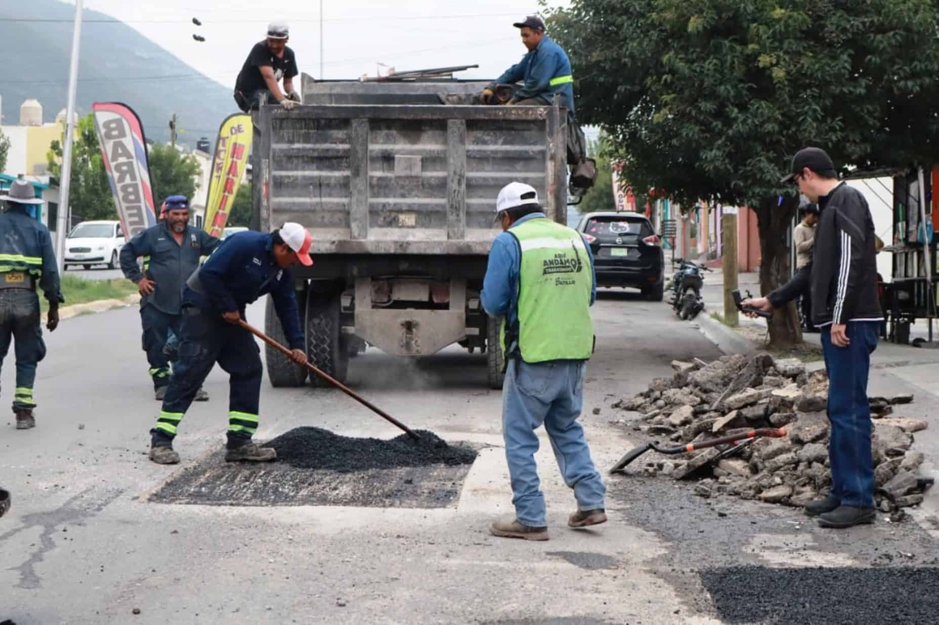 Gobierno de Saltillo refuerza acciones de bacheo en la ciudad