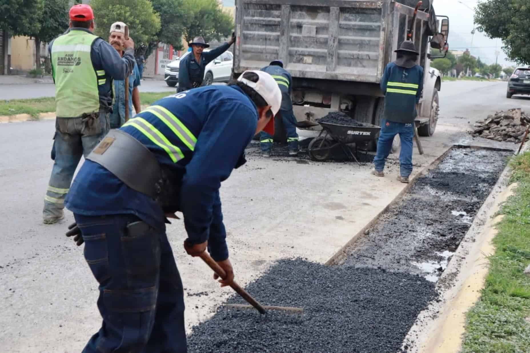 Gobierno de Saltillo refuerza acciones de bacheo en la ciudad