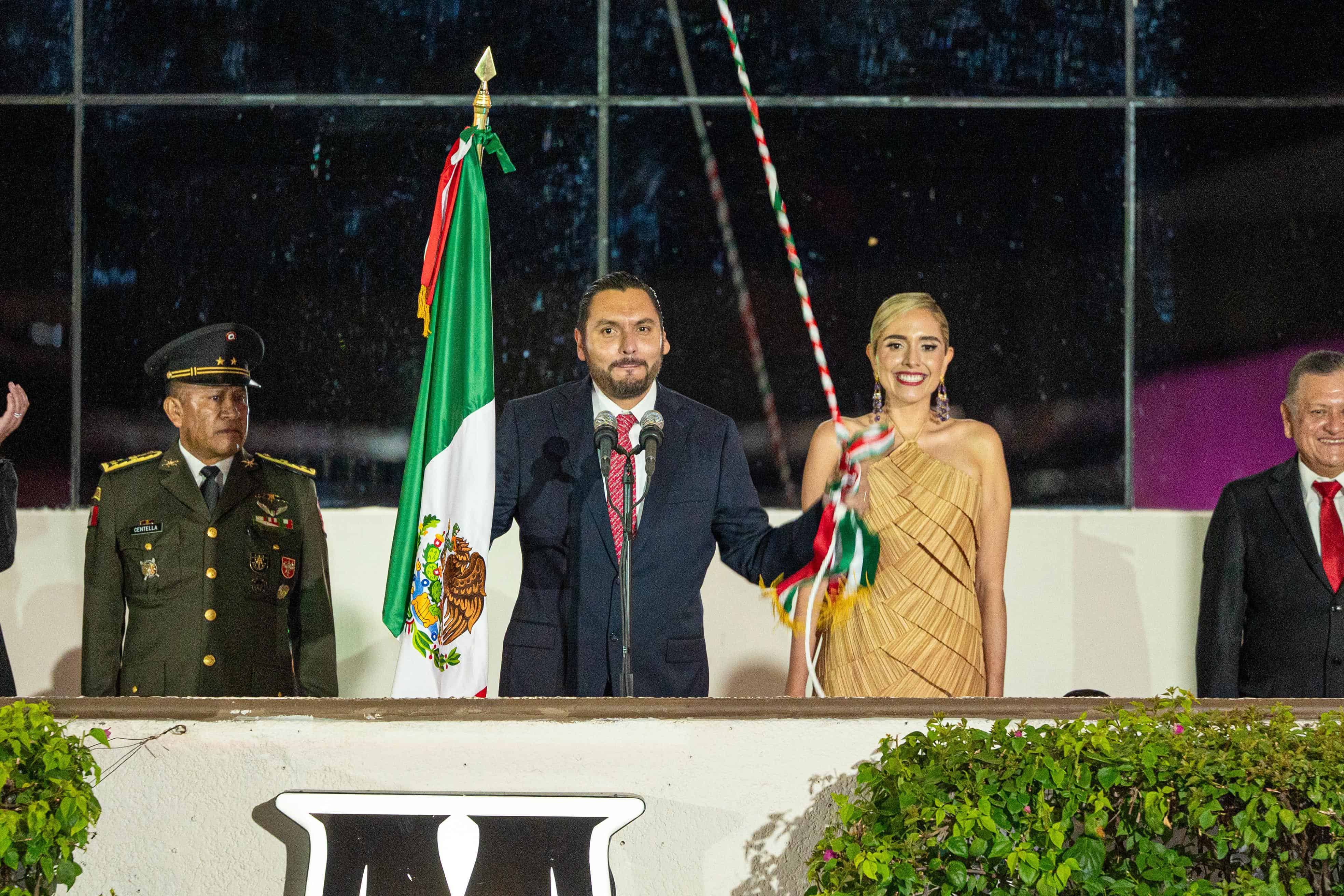 Carlos Villarreal encabeza el Grito de Independencia en Monclova