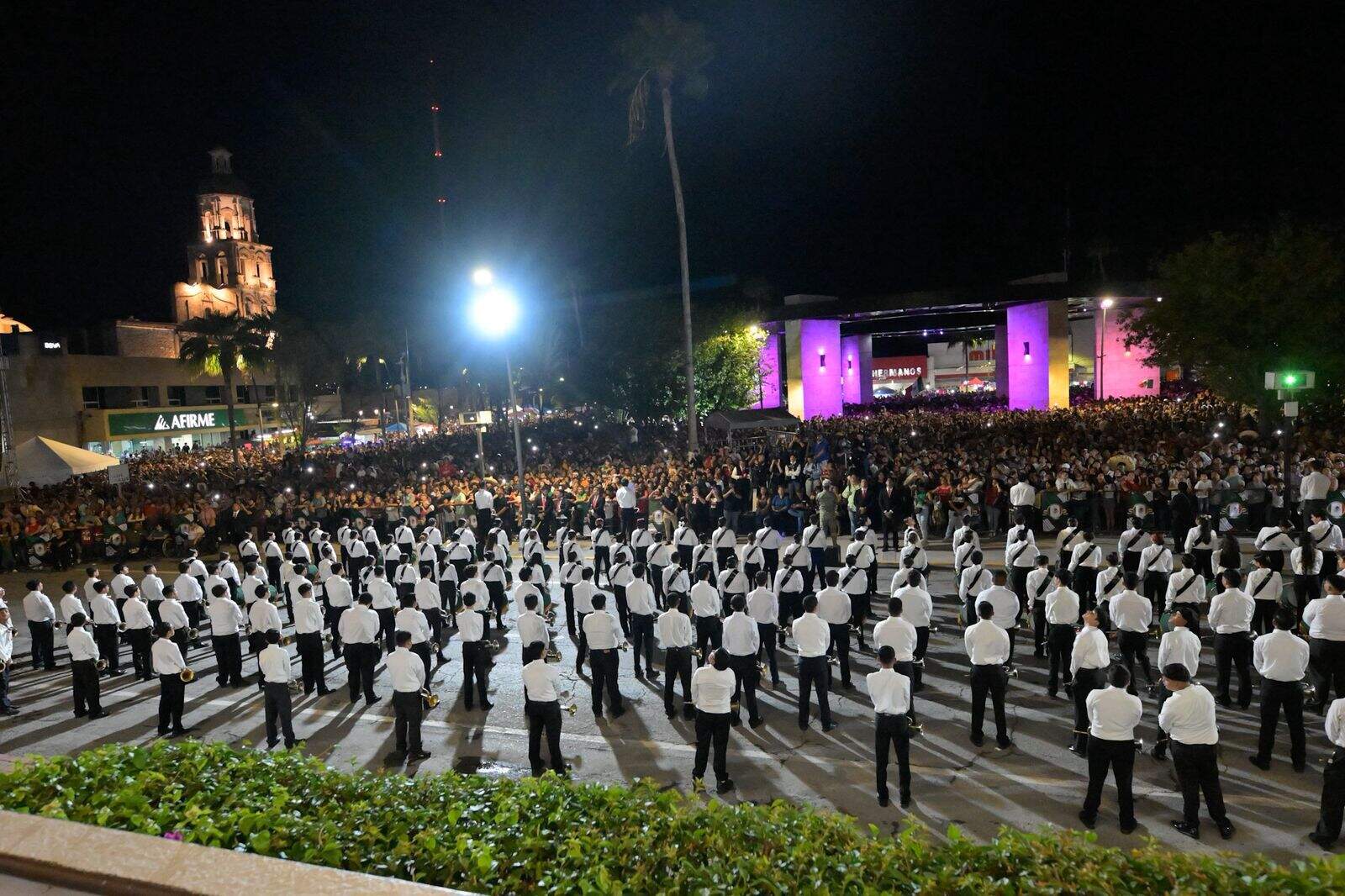 Carlos Villarreal encabeza el Grito de Independencia en Monclova