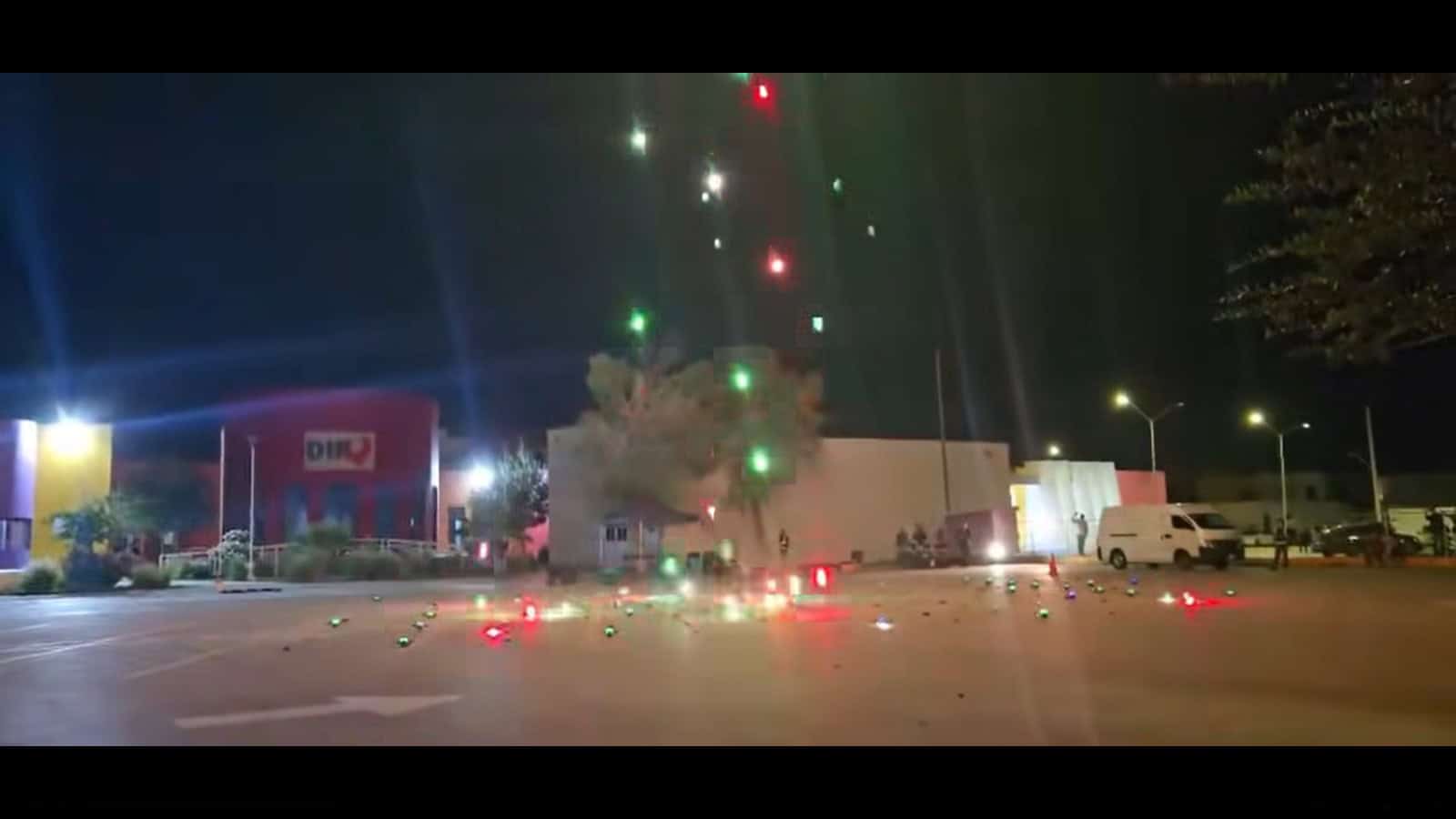 Choque entre drones suspende show en Macroplaza de Piedras Negras
