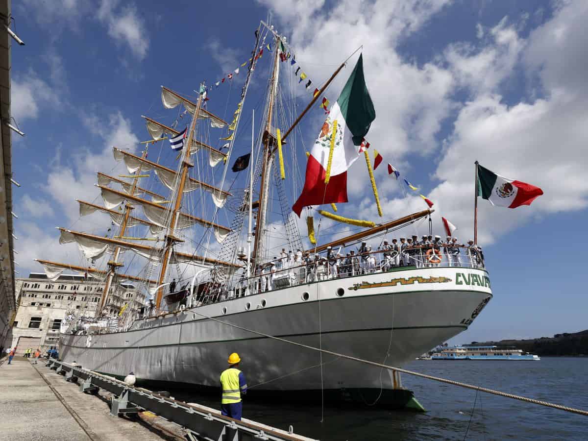 Buque Escuela Cuauhtémoc retoma viaje a México tras accidente en Nueva York