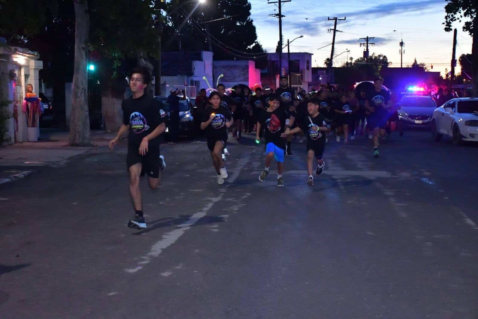 Brilla Nava con la Carrera NEON 5K 2025