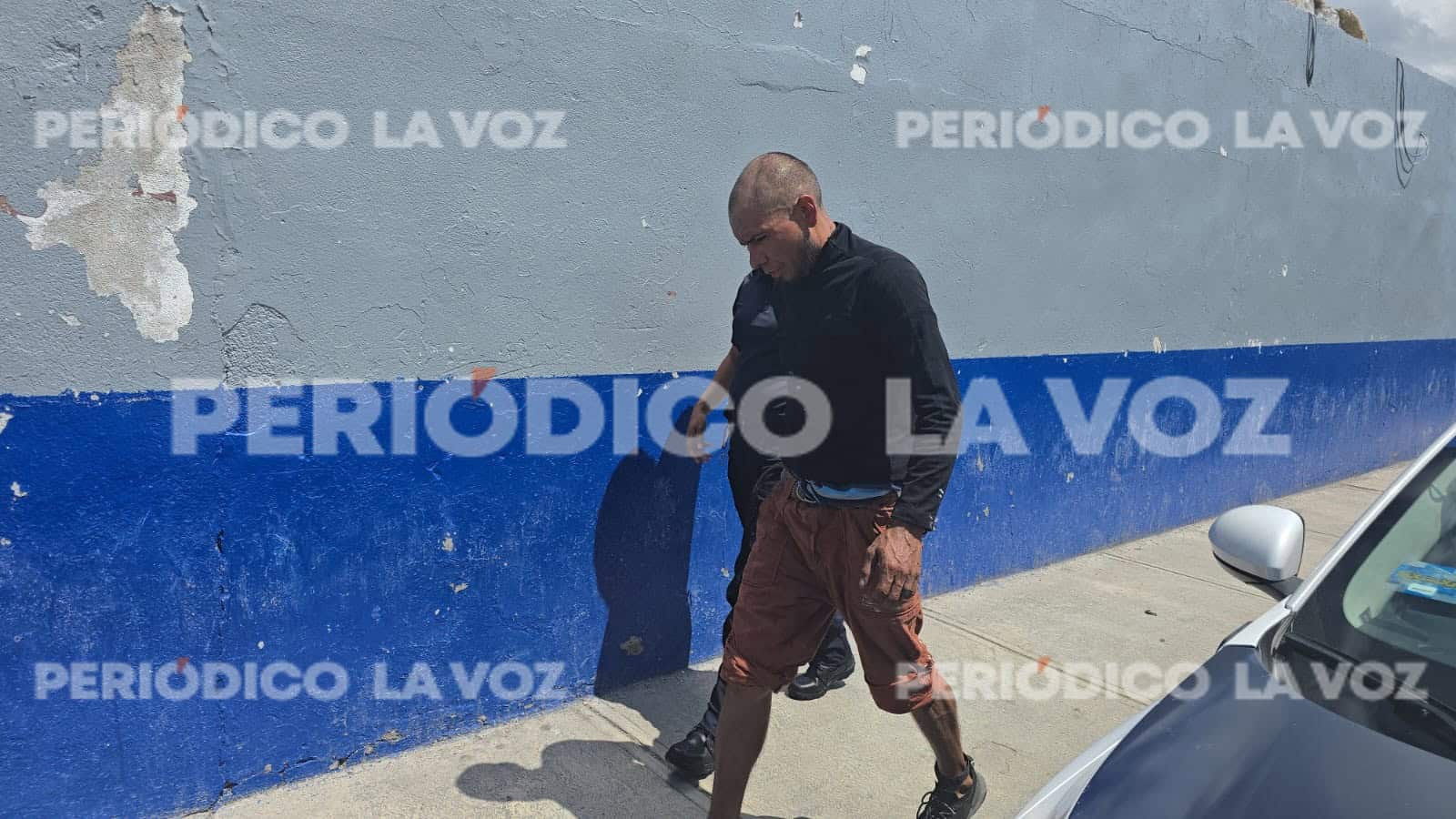 Arrestan a El Jefe por drogarse en la calle