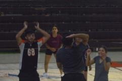 Divas se imponen a Felinas en emocionante encuentro de voleibol