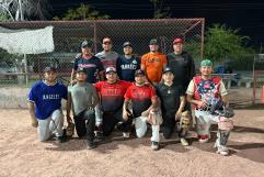 Omar García y Johnny Villastrigo lideran victoria en la Liga de Softbol Enrique Carrucha Arizpe