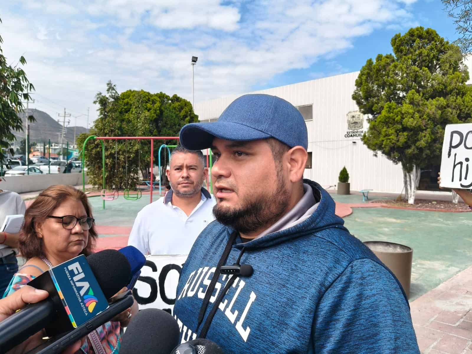 Padres por la Verdad se manifiestan en Saltillo contra denuncias falsas