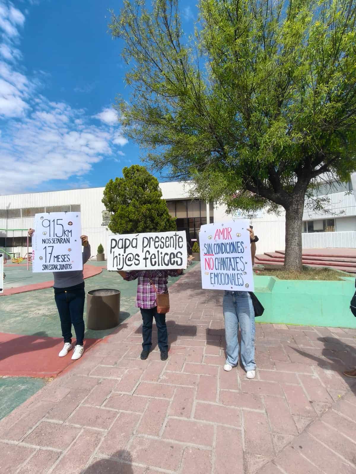 Padres por la Verdad se manifiestan en Saltillo contra denuncias falsas