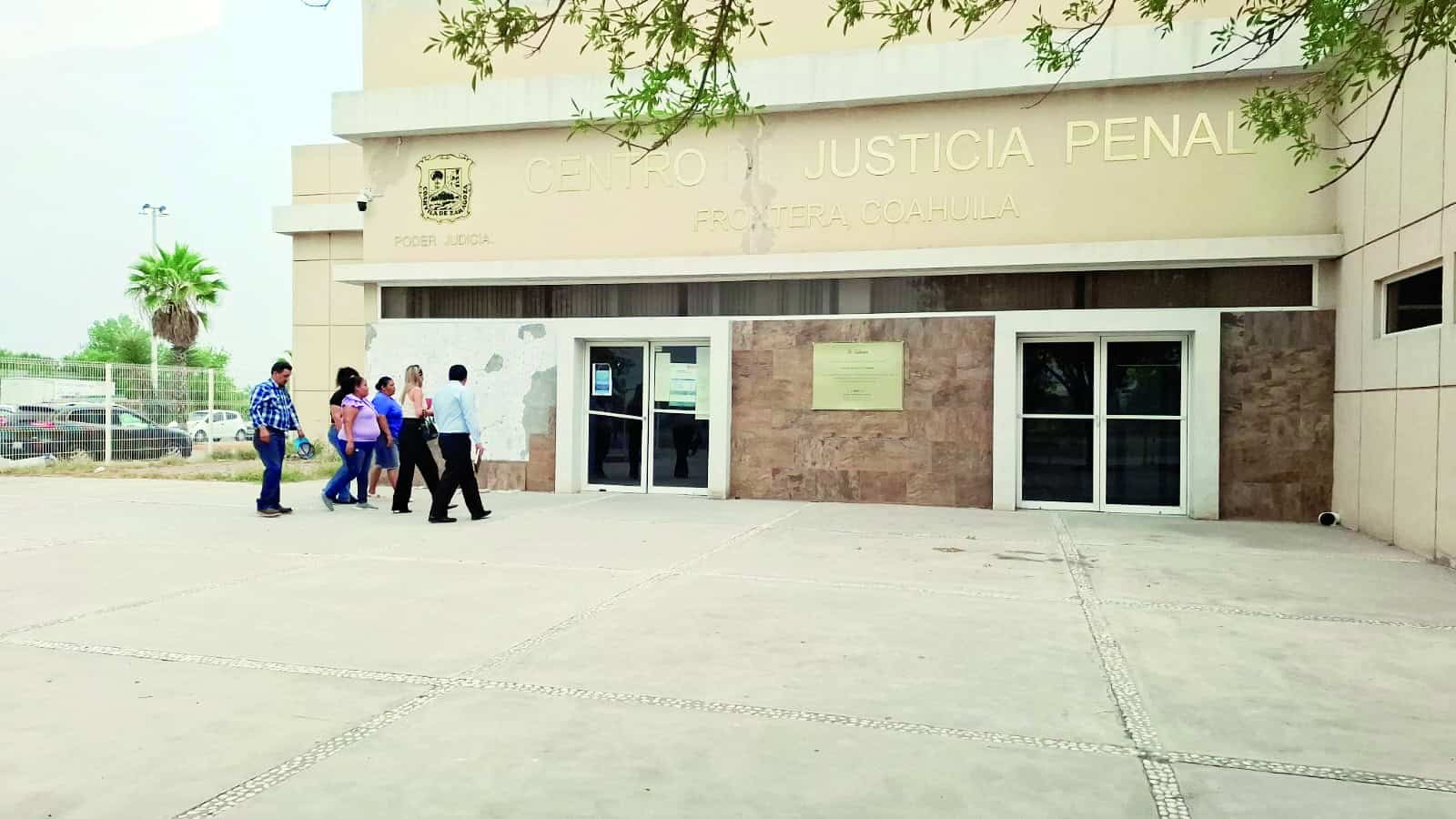 Juez envía a prisión a individuo con antecedentes por violencia familiar