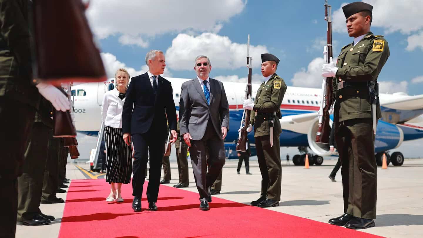 Mark Carney y Diana Fox Carney llegan a México para encuentro con Claudia Sheinbaum
