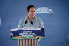 Alcalde de Saltillo impulsa rehabilitación de canchas de softbol