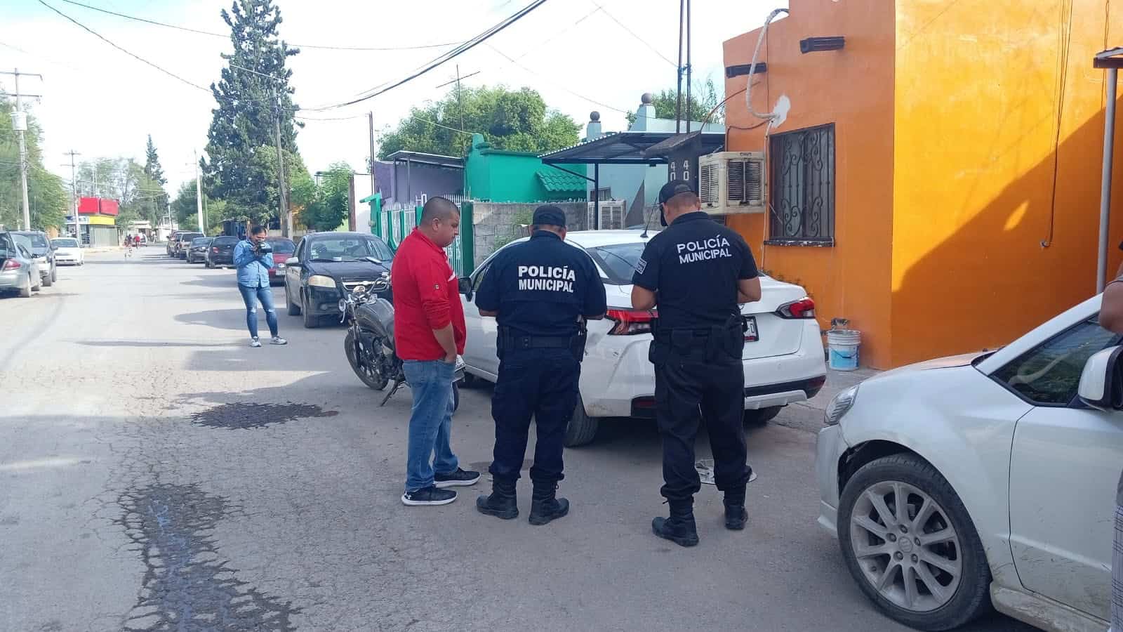 Accidente en Melchor Múzquiz: Motociclista choca con vehículo estacionado en Nogalera