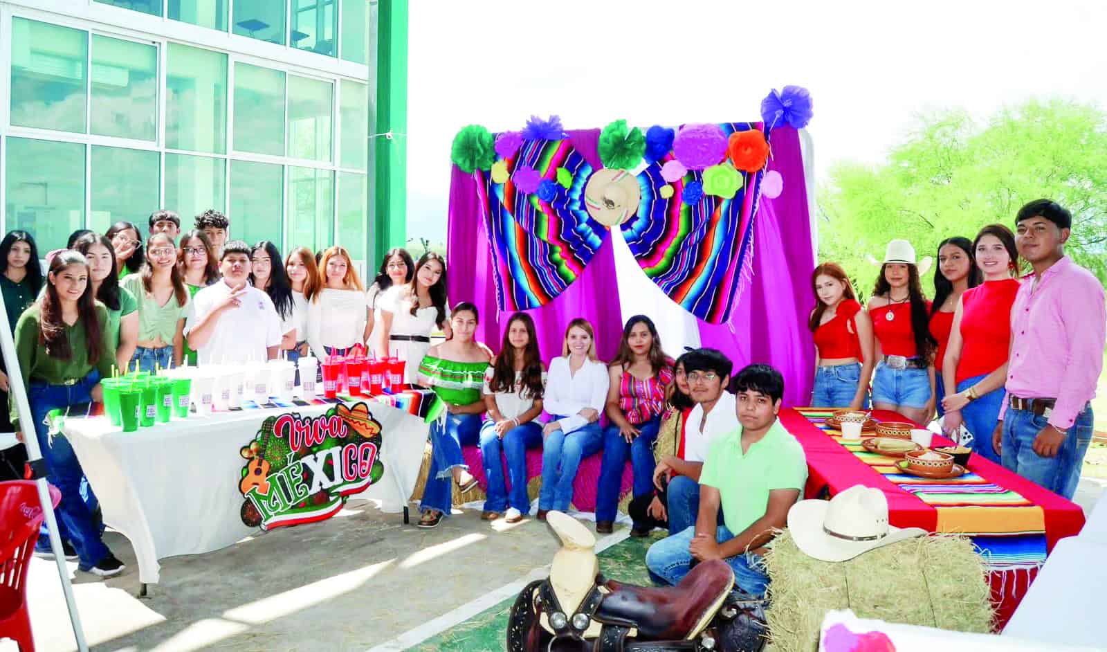 Estudiantes y personal se unen en evento patriótico en Instituto Tecnológico de Múzquiz