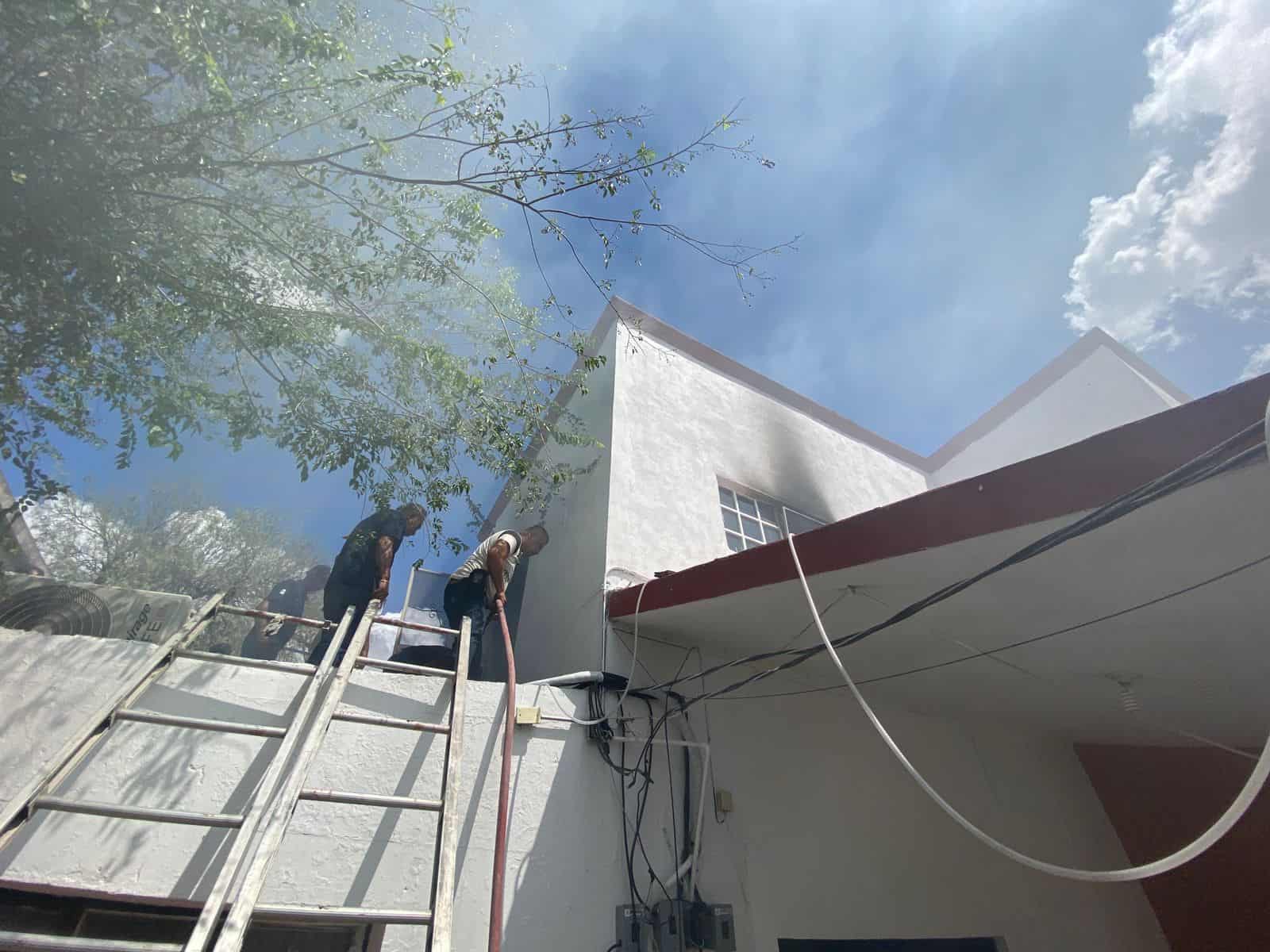 Incendio en casa de Sabinas moviliza a Bomberos y Protección Civil