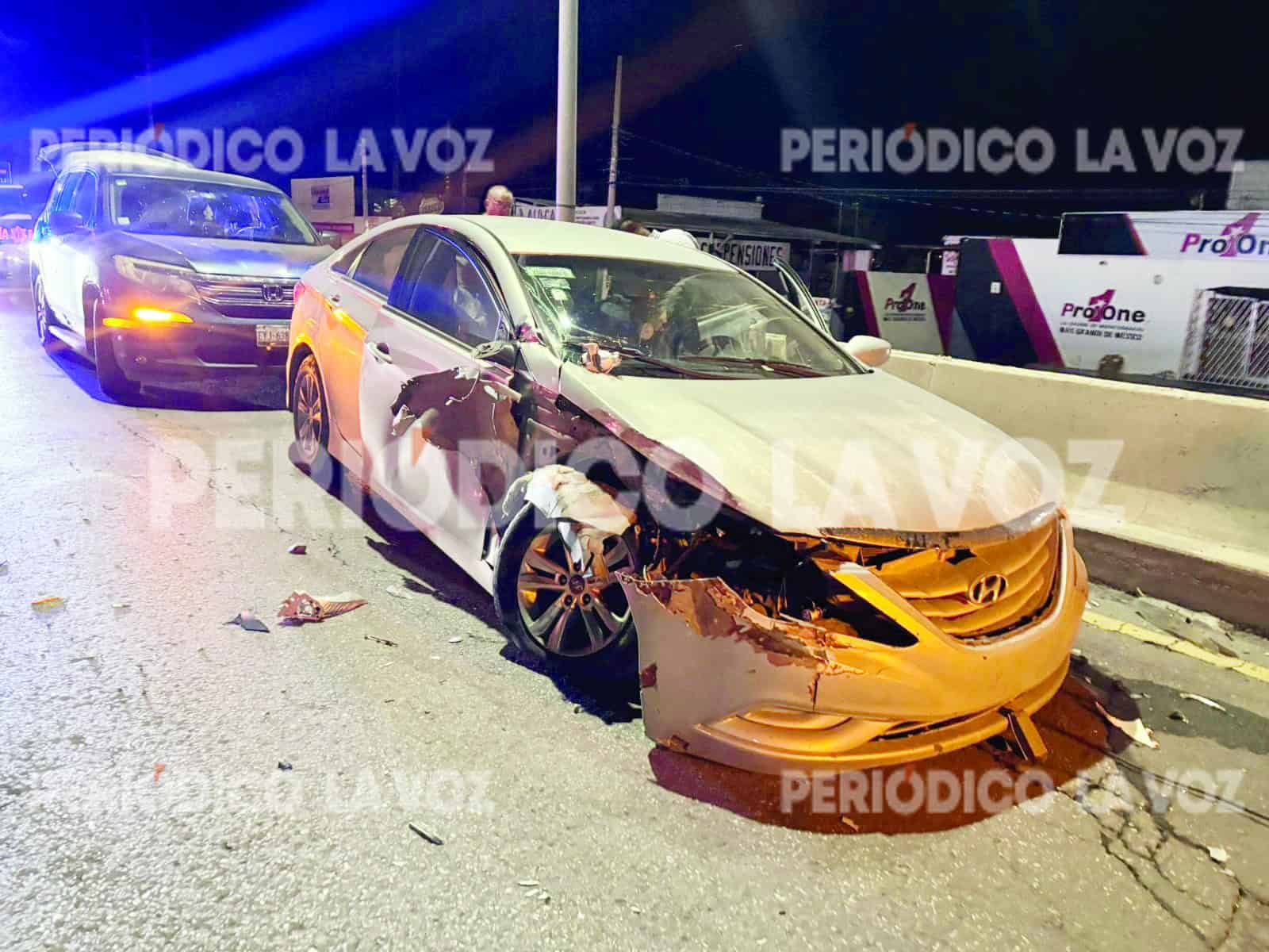 Fuerte choque entre tráiler y automóvil en Monclova