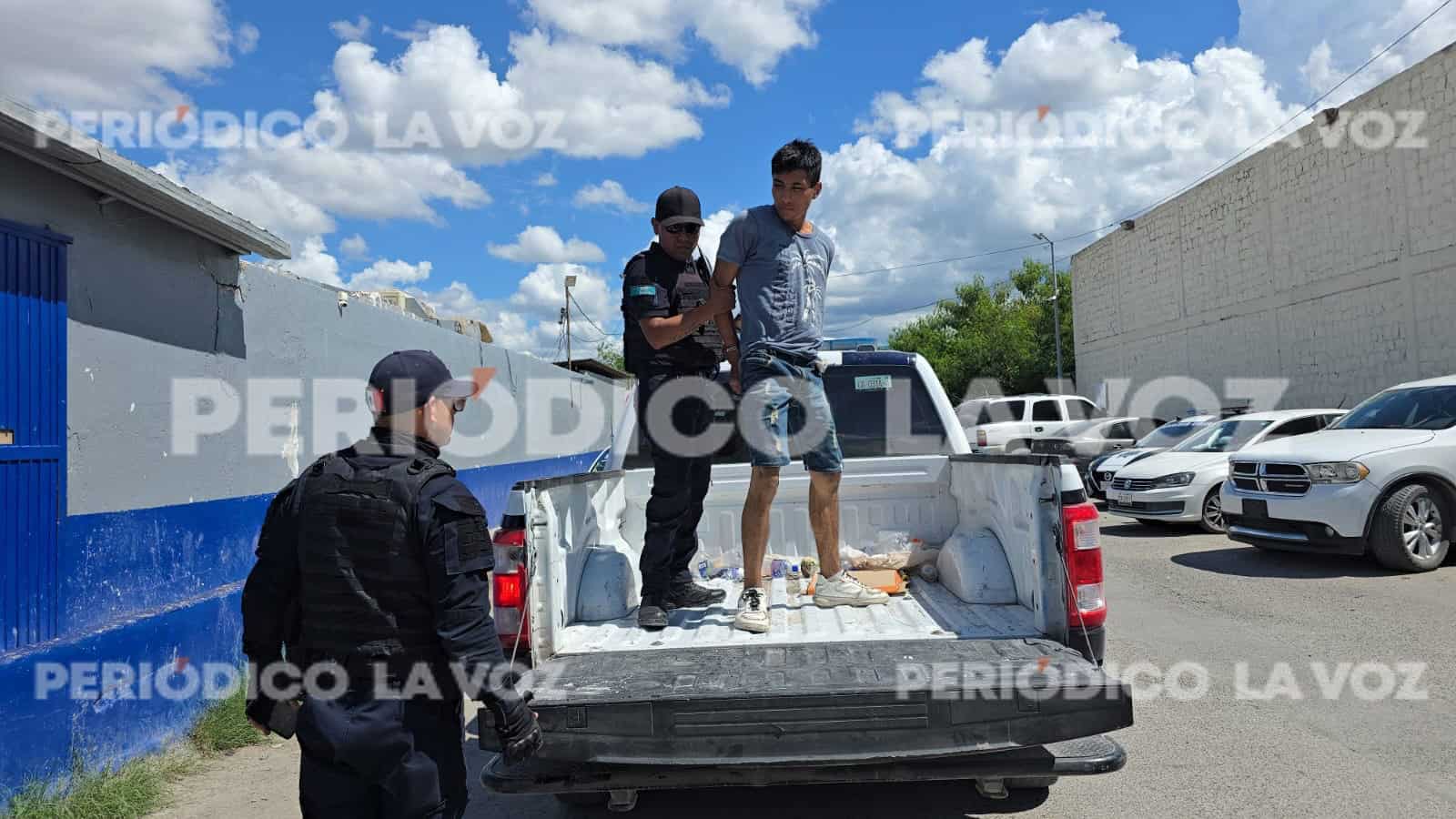 Policía de Monclova sorprende a joven con cuchillo