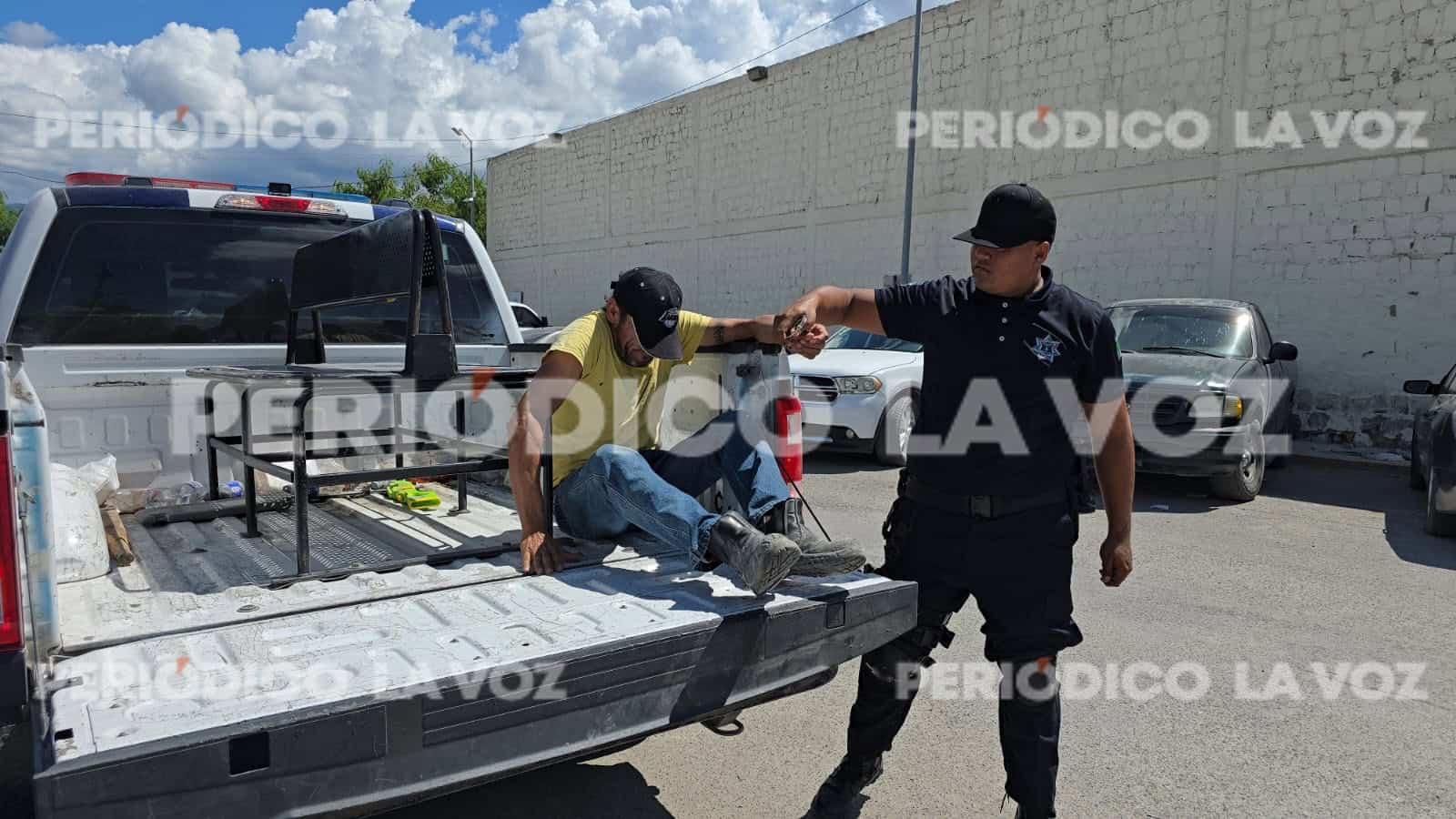 Policía Municipal arresta a hombre en la colonia Ramos Arizpe