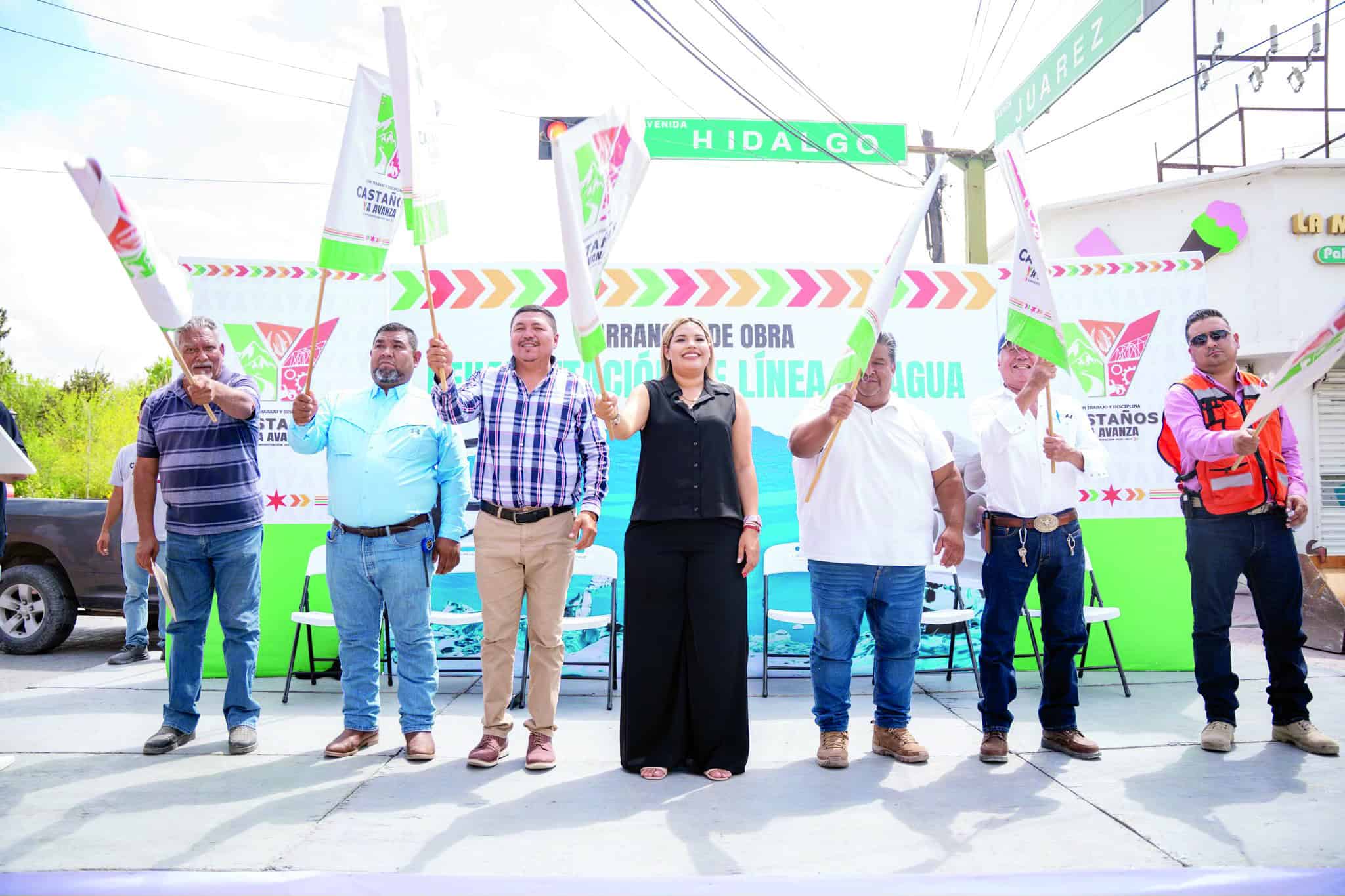 Alcaldesa de Castaños inicia obra de rehabilitación de línea de agua en calle Juárez