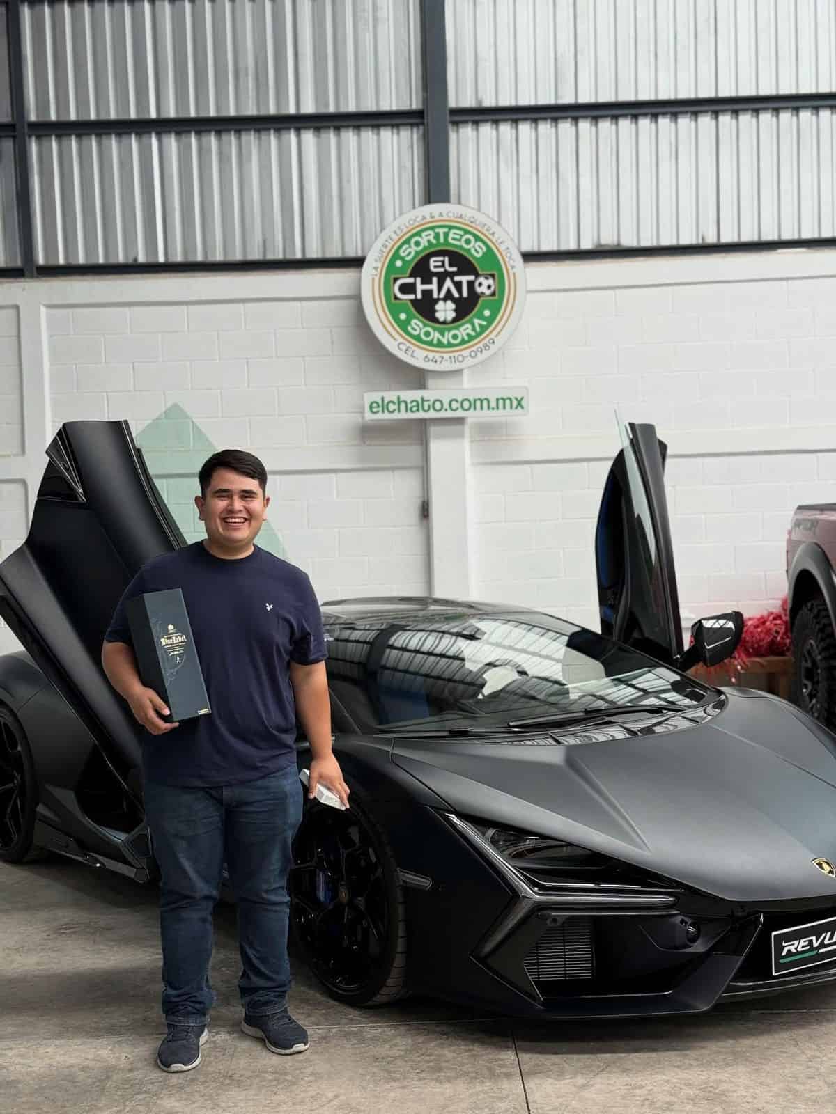 Irving Dagoberto Riojas elige el efectivo y no el combo de autos tras histórico sorteo de SUMCM