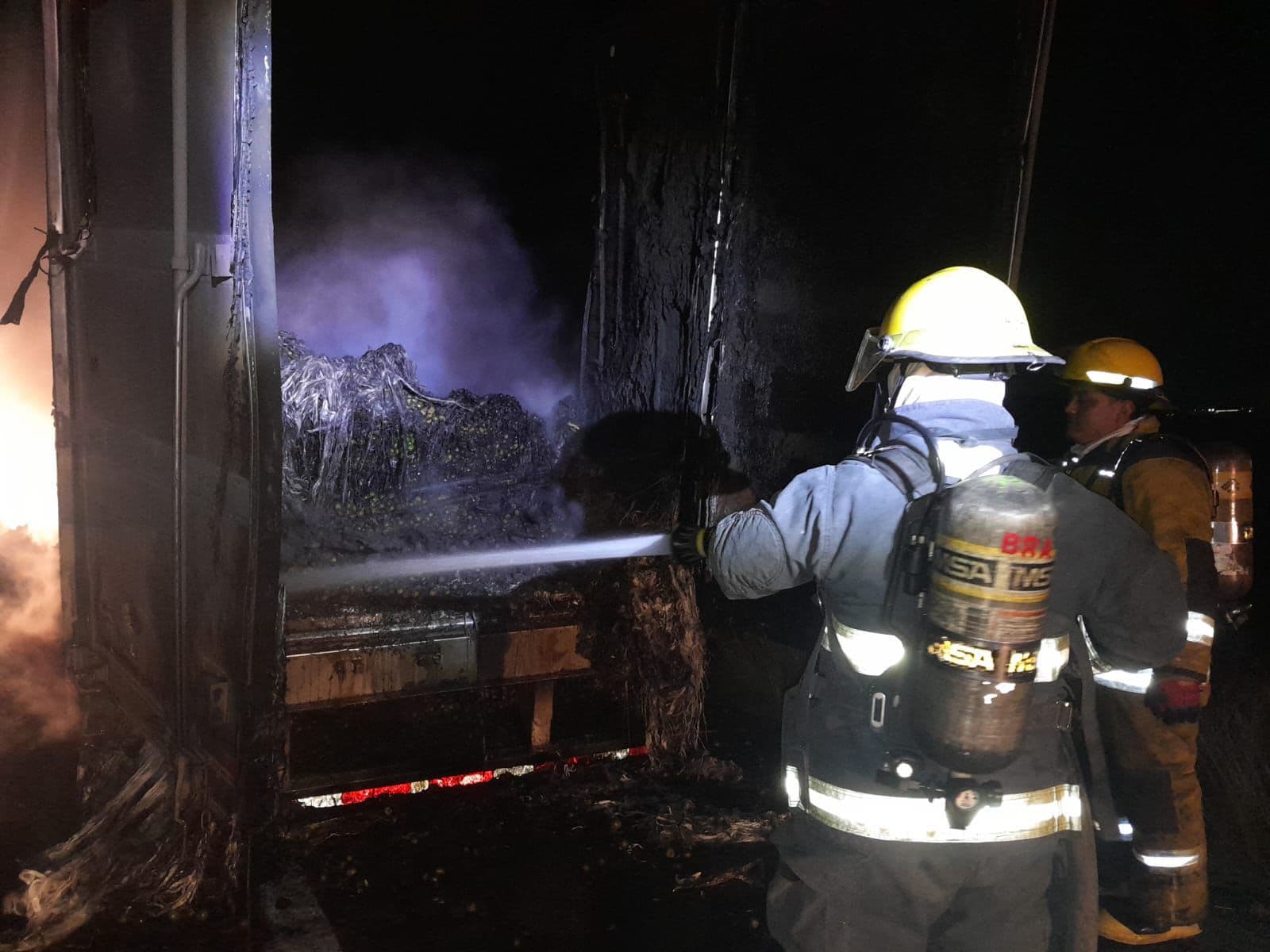 Tráiler se incendia en el libramiento Norponiente