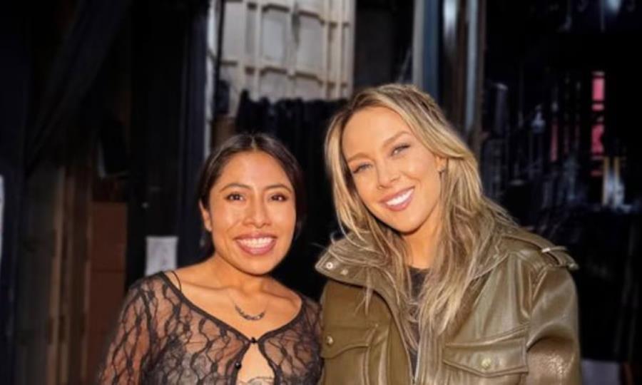 Fey comparte foto con Yalitza Aparicio y despierta la furia de los haters