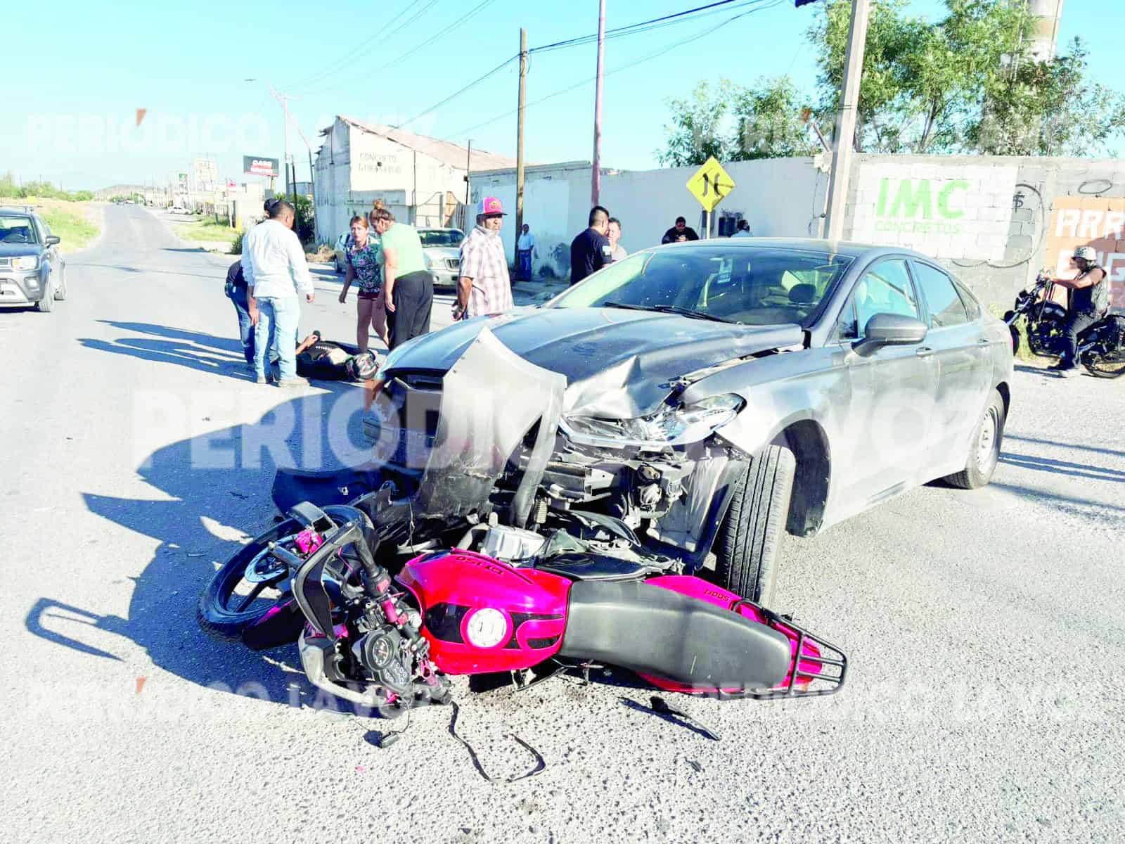 Adolescente resulta herido en choque de motocicleta en Monclova