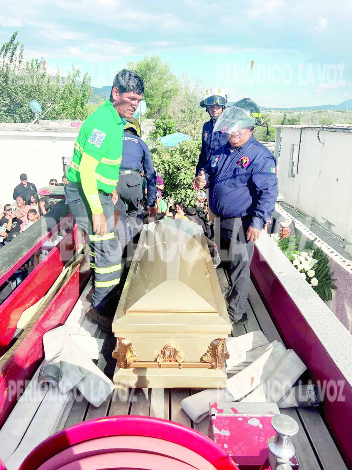 Emotivo homenaje a bombero fallecido en Castaños