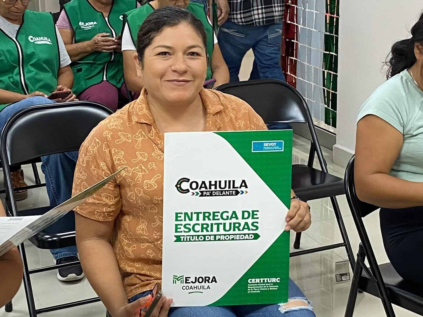 Entregan Escrituras a 18 Familias en Villa Unión